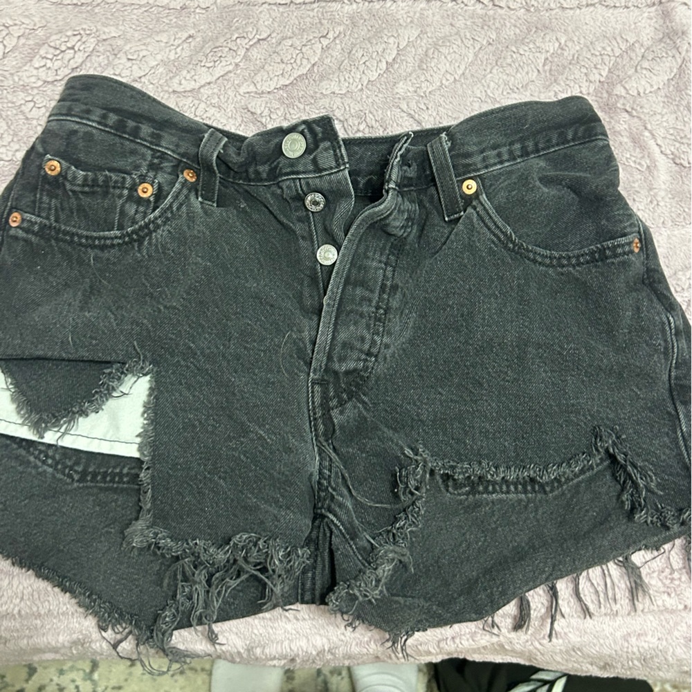 black levi shorts